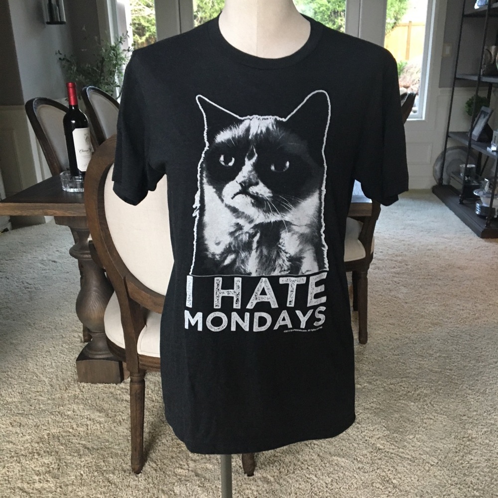 Grumpy cat tee